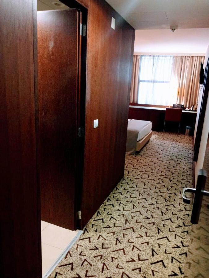 Skyna Hotel Luanda Buitenkant foto