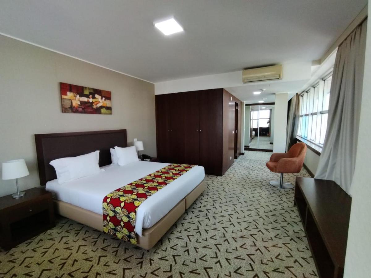 Skyna Hotel Luanda Buitenkant foto