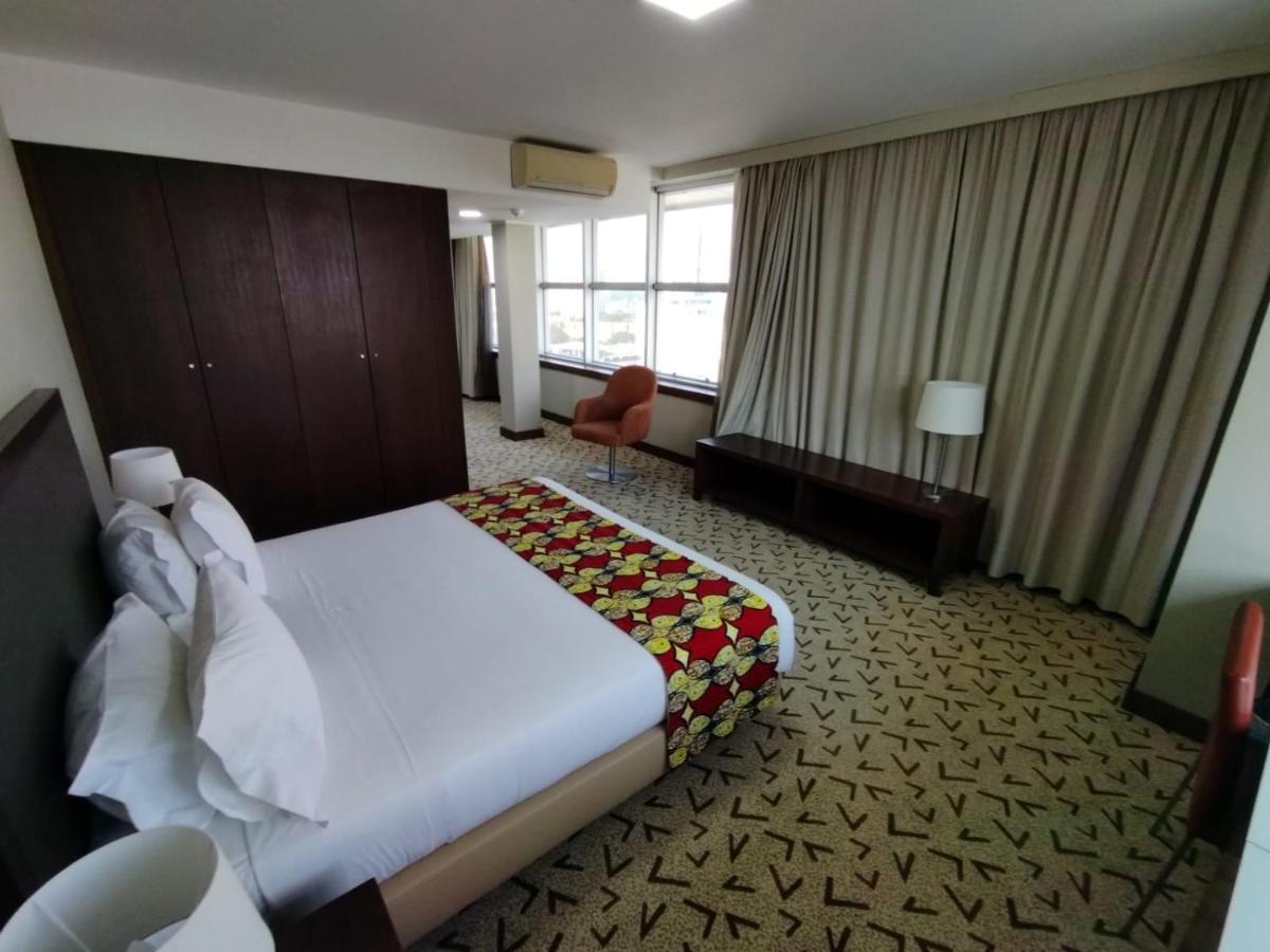 Skyna Hotel Luanda Buitenkant foto