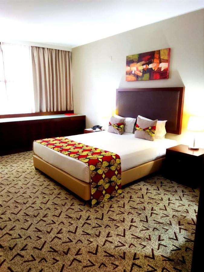 Skyna Hotel Luanda Buitenkant foto