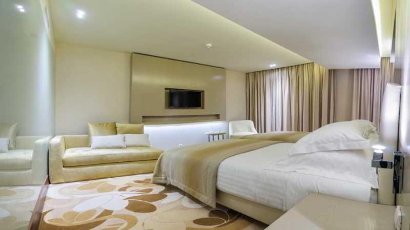 Skyna Hotel Luanda Kamer foto