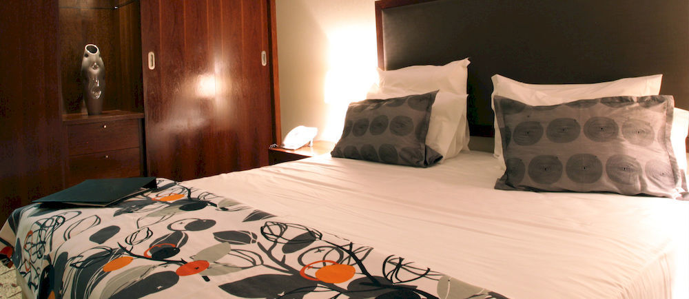 Skyna Hotel Luanda Buitenkant foto