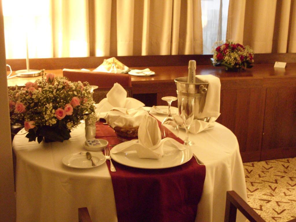 Skyna Hotel Luanda Buitenkant foto