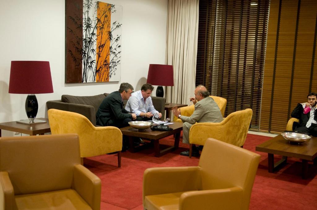Skyna Hotel Luanda Buitenkant foto