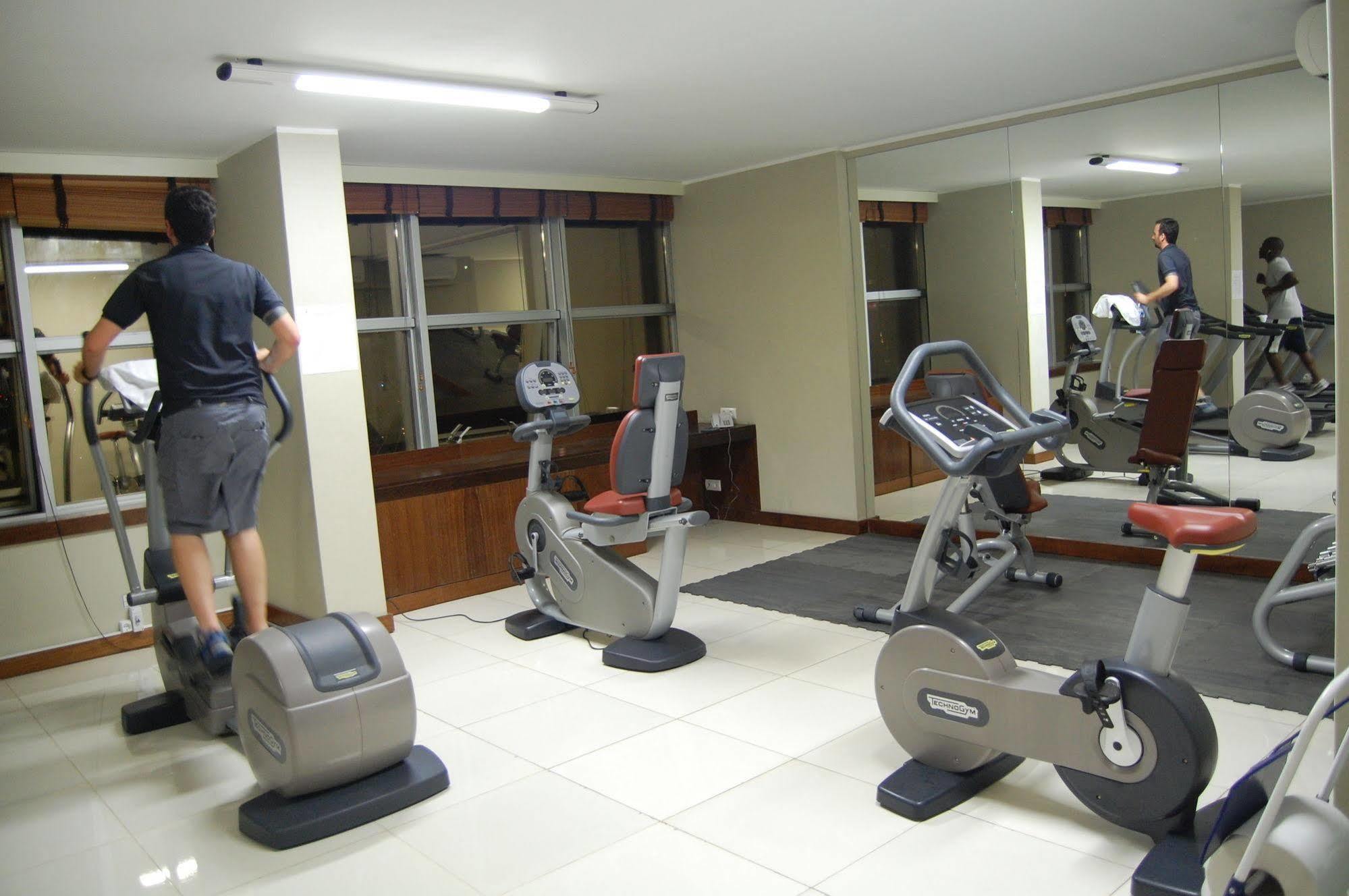 Skyna Hotel Luanda Buitenkant foto